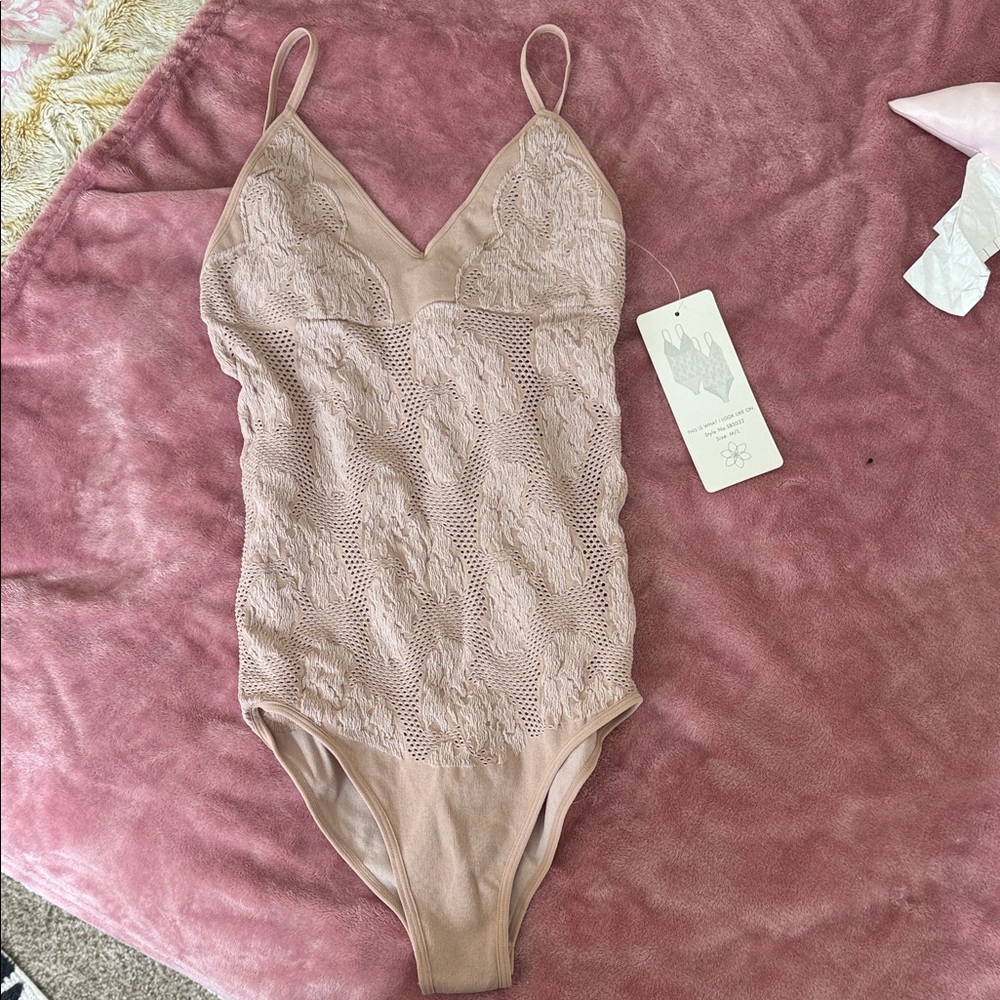 Aura Lace Bodysuit in Blush Pink